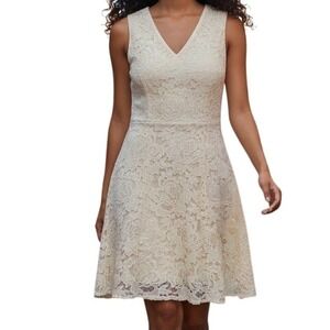 WHITE HOUSE BLACK MARKET Ecru Floral Lace Fit and Flare V-Neck Dress NWOT Size 4